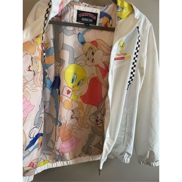 Members Only Looney Tunes Jacket (SZ M) - Picture 3 of 6